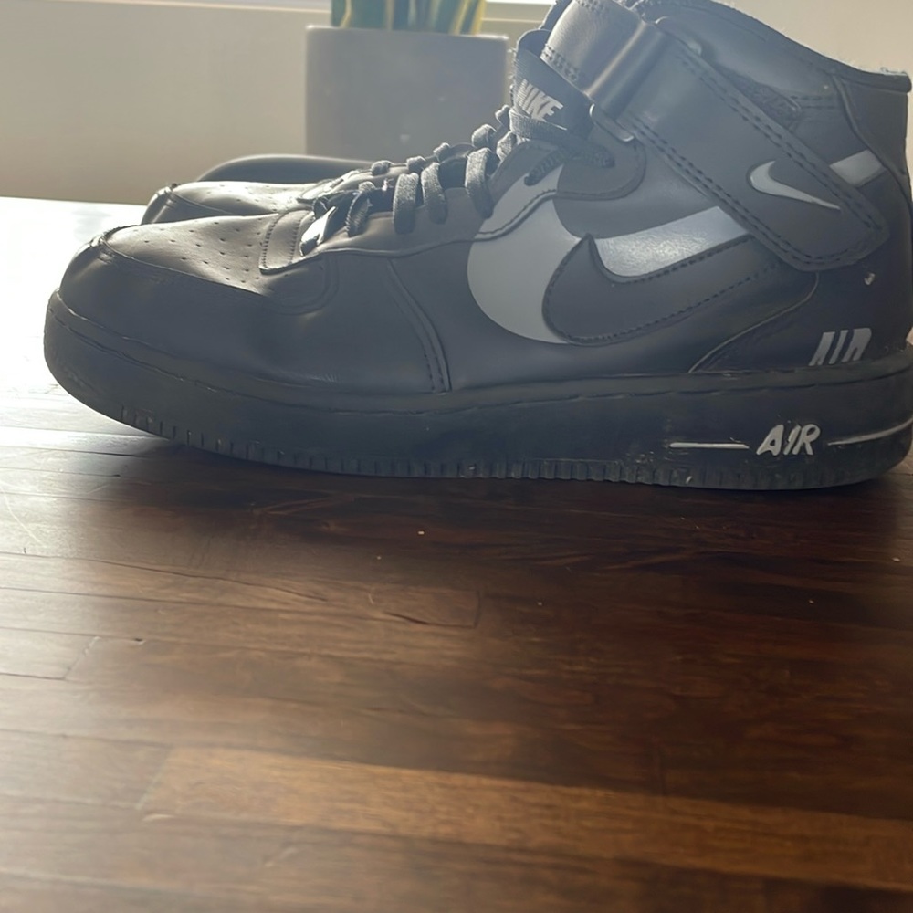 AF1 black